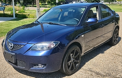 2009 MAZDA 3 - BLUETOOTH!