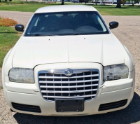 2008 CHRYSLER 300 - RUNS WELL - 2