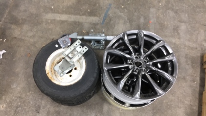 (2) Rims, (2) Wheels, Jack