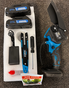 Yunxi Cordless Chainsaw Binch With (2) Batteries, Charger, Chain, Tool And Oil