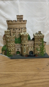 Department 56 Dickens Village Series Windsor Castle