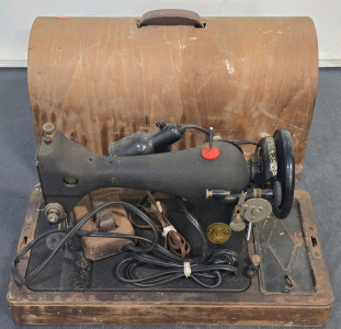 Antique Singer Sewing Machine w/ Foot Pedal & Original Wood Carry Box / +$250 Value!