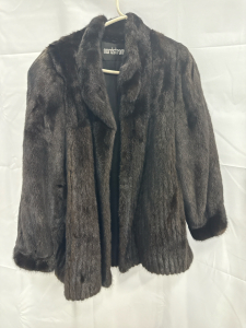 (1) Nordstrom Mink Coat RN 00905- 03843853