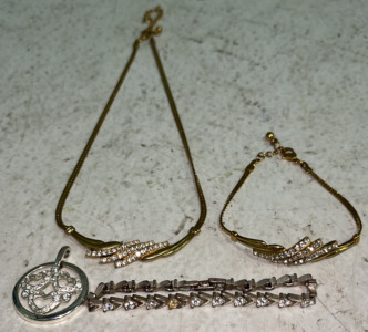 (1) Matching Golden Necklace & Bracelet (1) Matching Silver Necklace & Bracelet