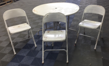 Round Table, (3) Foldable Chairs