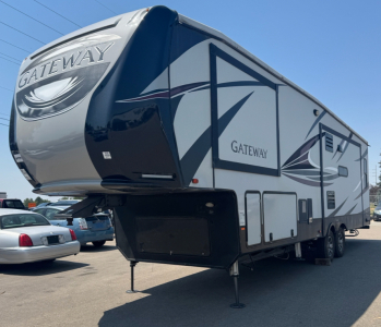 2018 GATEWAY 3200 5TH WHEEL