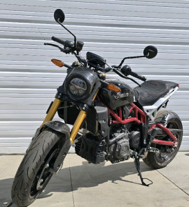 2022 INDIAN FTR R CARBON- 88.9 MILES!!