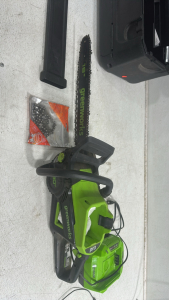 (1) Greenworks 18&rdquo; Chainsaw with Case and Battery Station