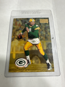 (1) SkyBox Premium 1996 Brett Farve Green Bay Packers Sports Card