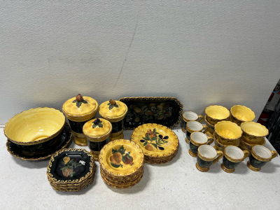 Fruit themed dish set