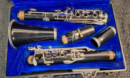 (1) KIMA Clarinet W/ Case
