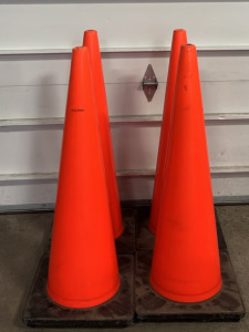 (4) 3&rsquo; Traffic Cones