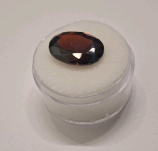 (1) 11.05ct - Pidgeon Blood Red Ruby - VVS Faceted Dimond Cut Gemstone