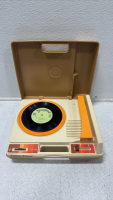 (1) &ldquo;Vintage&rdquo; Fisher-Price Record Player (1) &ldquo;Vintage&rdquo; Snoopy Phone - 3