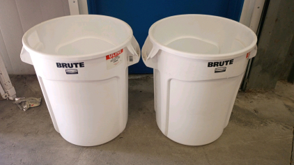 2) Rubbermaid Brute 20gal Foodsafe Tubs