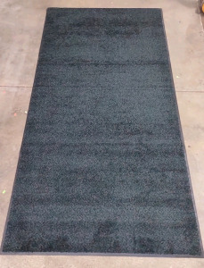 A 4'x 8' Forest Green SDN Full Cleat Color Star Floor Mat