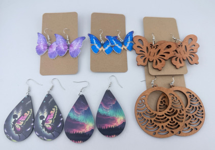 Large Assorted Jewelry Lot- Earrings