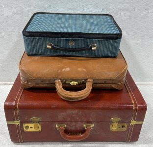 (1) Vintage Suitcase (1) Vintage StateFarm Briefcase (1) Travel Bag