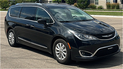 2018 CHRYSLER PACIFICA - 3RD ROW SEATING!