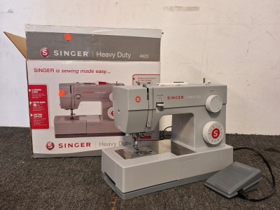 Singer Heavy Duty Sewing Machine