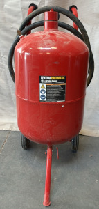 Central Pneumatic 40lb Abrasive Blaster