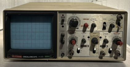 Hitachi Oscilloscope V-212 (20MHz)