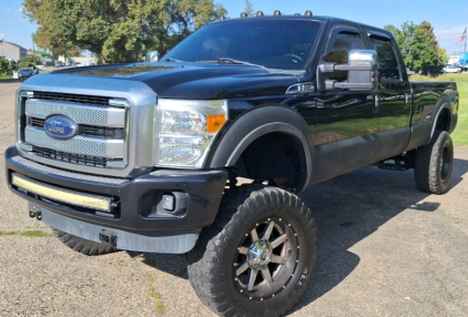 2013 FORD F-250 LARIAT - 4X4 - DIESEL - LOW MILES!