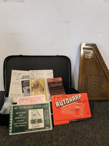 Airline Auto Harp By Oscar Schmidt With Case And Music Books