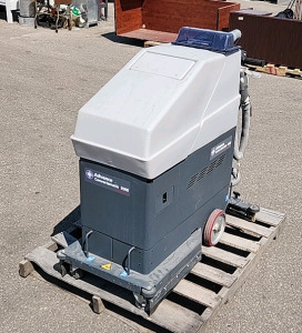 Advanced Convertamatic 200E Floor Scrubber