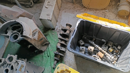 OFFSITE CALDWELL - Unknown V8 with Crankshaft Cam and Pistons
