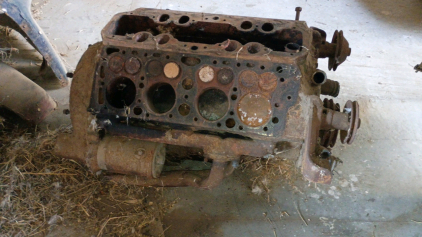 OFFSITE CALDWELL - Vintage Engine Block V8
