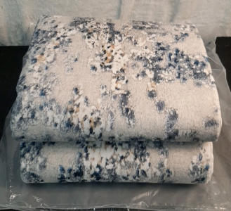 (1) 8' x 10' Area Rug, Blue/Grey
