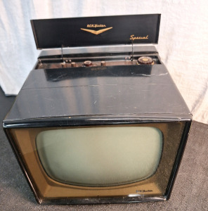 (1) Vintage -1 956 RCA VICTOR 17-S-6022K TELEVISION