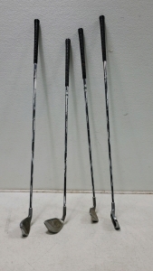 4 Golf Clubs