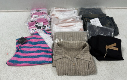 Amazon Returns&mdash; Assorted Women&rsquo;s Clothing Tops , Jeans ,Golf Skirts ,and Leggings