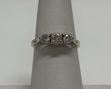 Cut And Faceted White Stone, Silver Toned Ladies Ring
