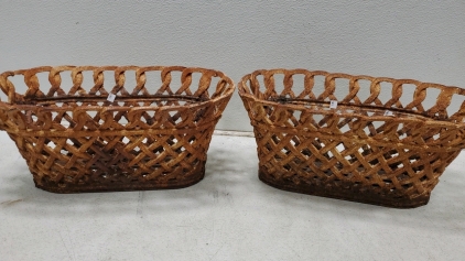 2 Iron Planters