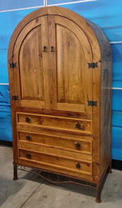42"x 24"x 77&frac12;" Oak Wooden Armoire