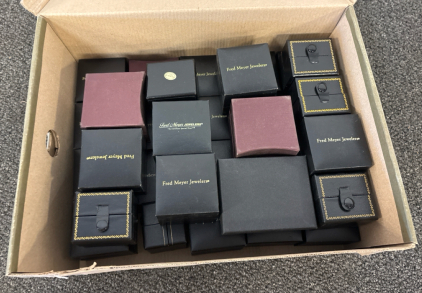 33 EMPTY RING BOXES