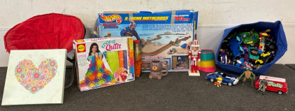 Hot Wheels Motocross Track, Assorted Toy Cars/ Action figures and Home Decor