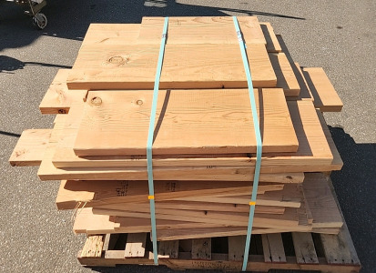 Pallet of 2"x11" 2'-2'.5" Long Lumber