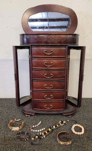 Hives & Honey - Etched Glass Jewelry Chest With Jewelry