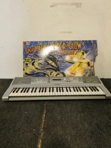 Yamaha YPT-300 Portable Keyboard vintage HO Life-Like High Voltage Super-Glow Speedway Nite Glow slot car race set