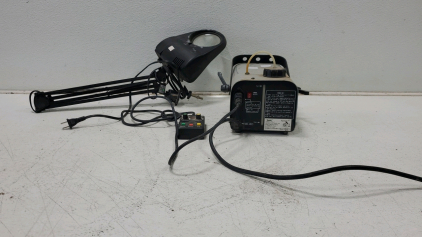 Spirit Halloween Fog Machine And Magnifying Lamp
