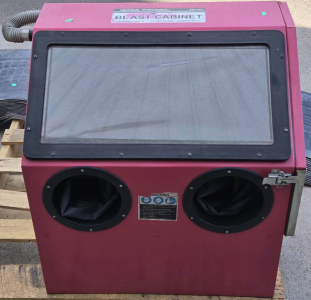 Central Pneumatic Blast Cabinet - 30 Gal Capacity - &frac14;" NPT Air Inlet - Ceramic Nozzle / +$100 Value!