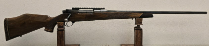 Weatherby Mark V Bolt-Action Rifle, 300 Magnum, Serial H136257