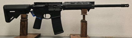*New* Smith & Wesson M&P-15 Rifle, 5.56 NATO/.223 Rem, 16" Barrel, Semi-Auto