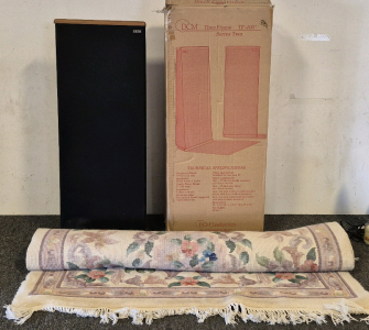 (2) DCM Large Speakers, Pretty 6ft&times;4ft Area Rug