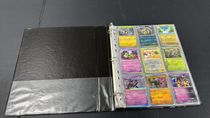 Huge Binder Of 160+ Pok&eacute;mon Cards With Tons Of Halos And Rares
