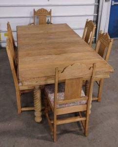 Vintage Wooden Dining Table w/(5) Leaves & (6) Matching Dining Chairs-Extended 81"x 42"x 30" -Put Up 42"x 42"x 30"